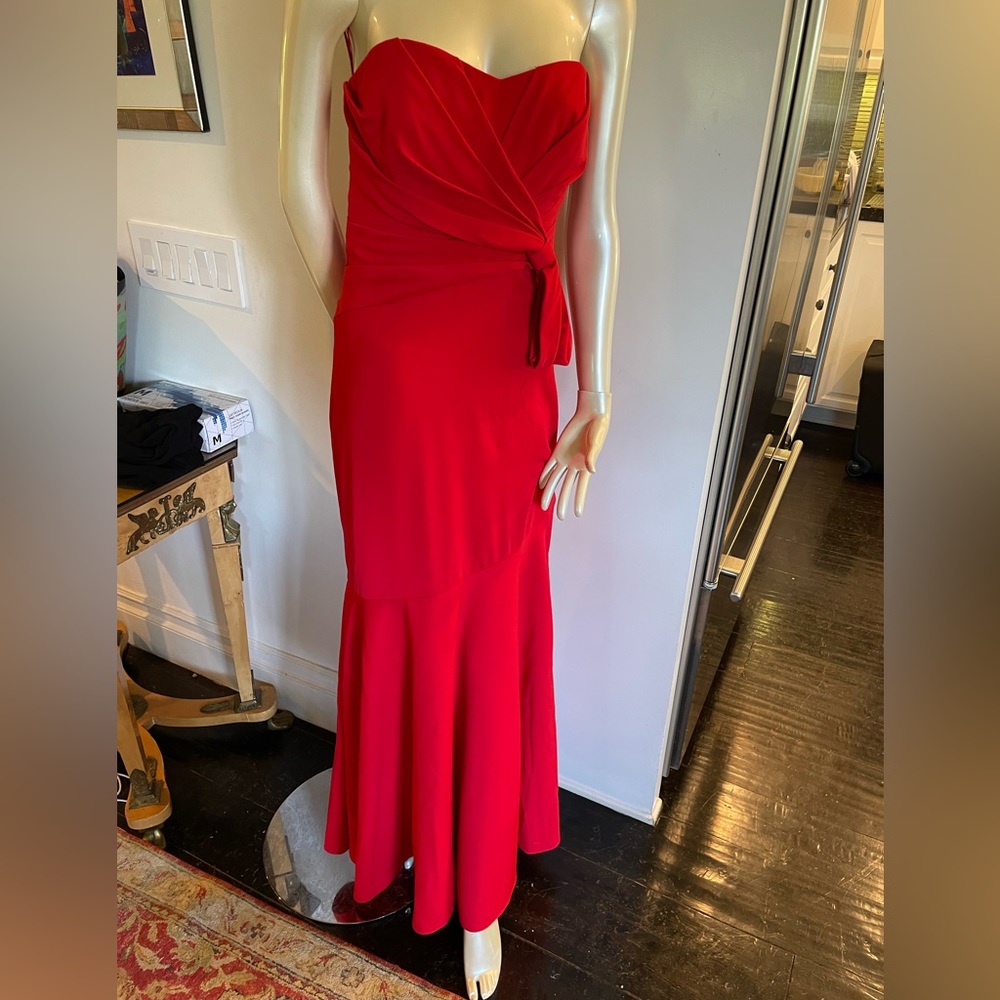 Red hot stunner originally $700- BADGLEY MISCHKA lined, strapless dress. Size 8